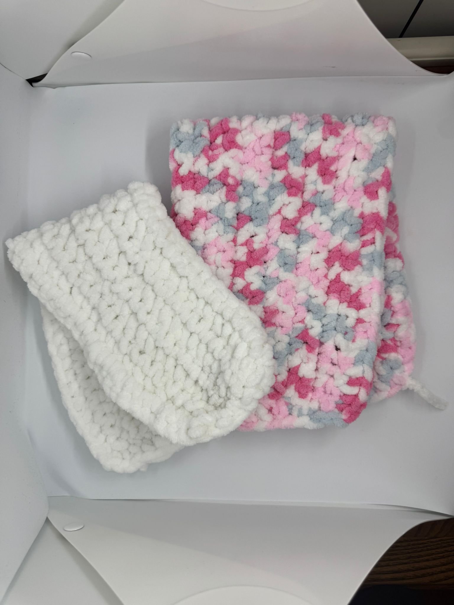 Wool scarf - Image 1